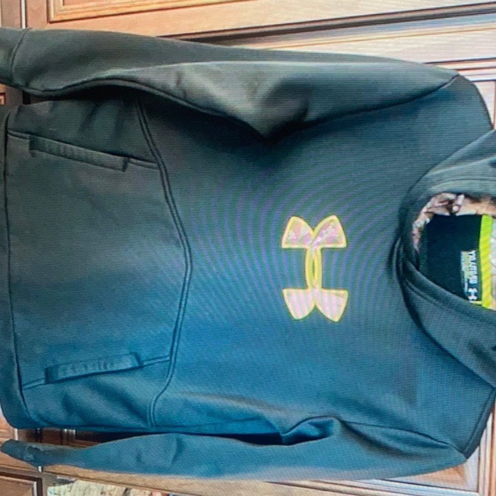 Under armor sweatshirt hoodie